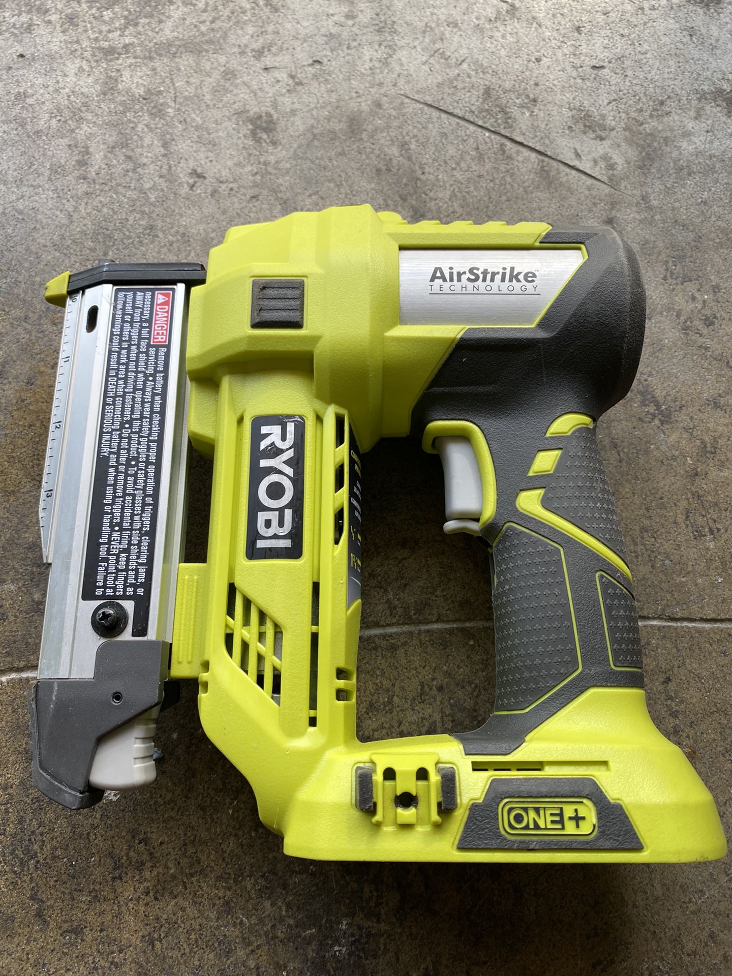 RYOBI 18-Volt ONE+ Lithium-Ion Cordless AirStrike 23-Gauge 1-3/8 in ...