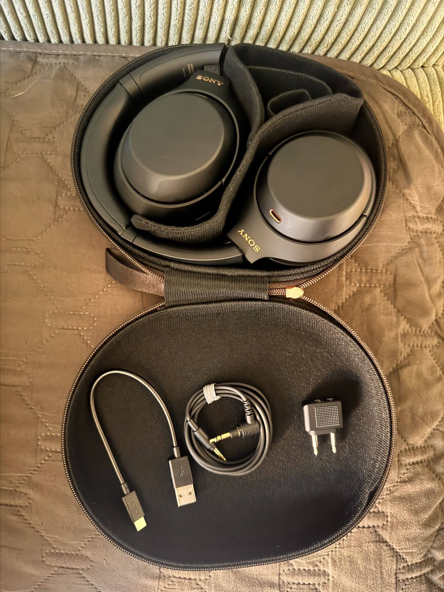 Sony XM4 Headphones