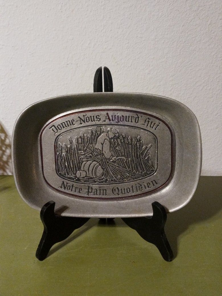 Vtg Wilton Columbian, in French: Give Us This Day Our Daily Bread