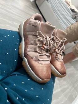 Jordan’s retro 11 low . Rose gold