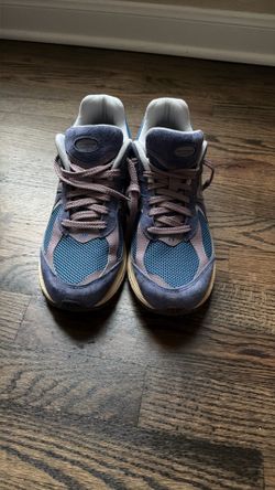 New Balance 2002R