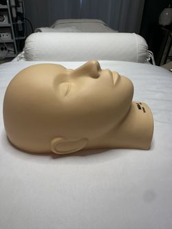 Practice mannequin head
