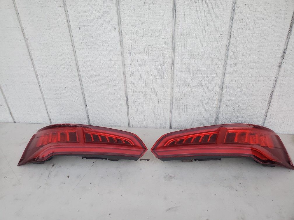 Audi Q5 Tail Lights 2018-2020 Pair Oem