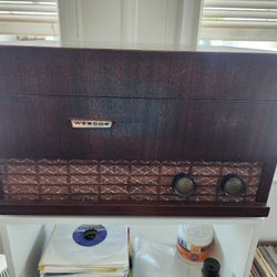 Antique Phonograph 