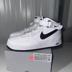 Size 12 Nike Air Force 1 Mid 07 ( NEW IN OPEN BOX) 