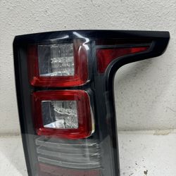 2013-2017 RANGE ROVER L405 RIGHT PASSENGER TAIL LIGHT OEM CK52-13404-BD
