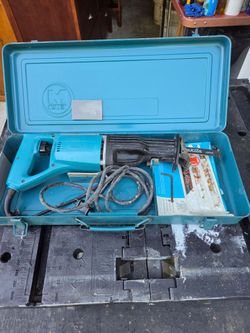 Makita Sawzal Brand New 3000V