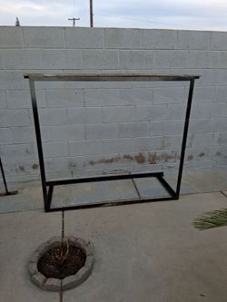 Metal frame free