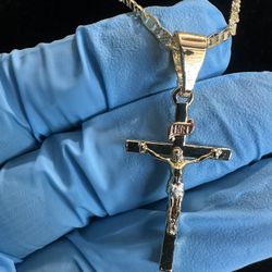 Necklace And Pendant.  $75.  Gold Plated 