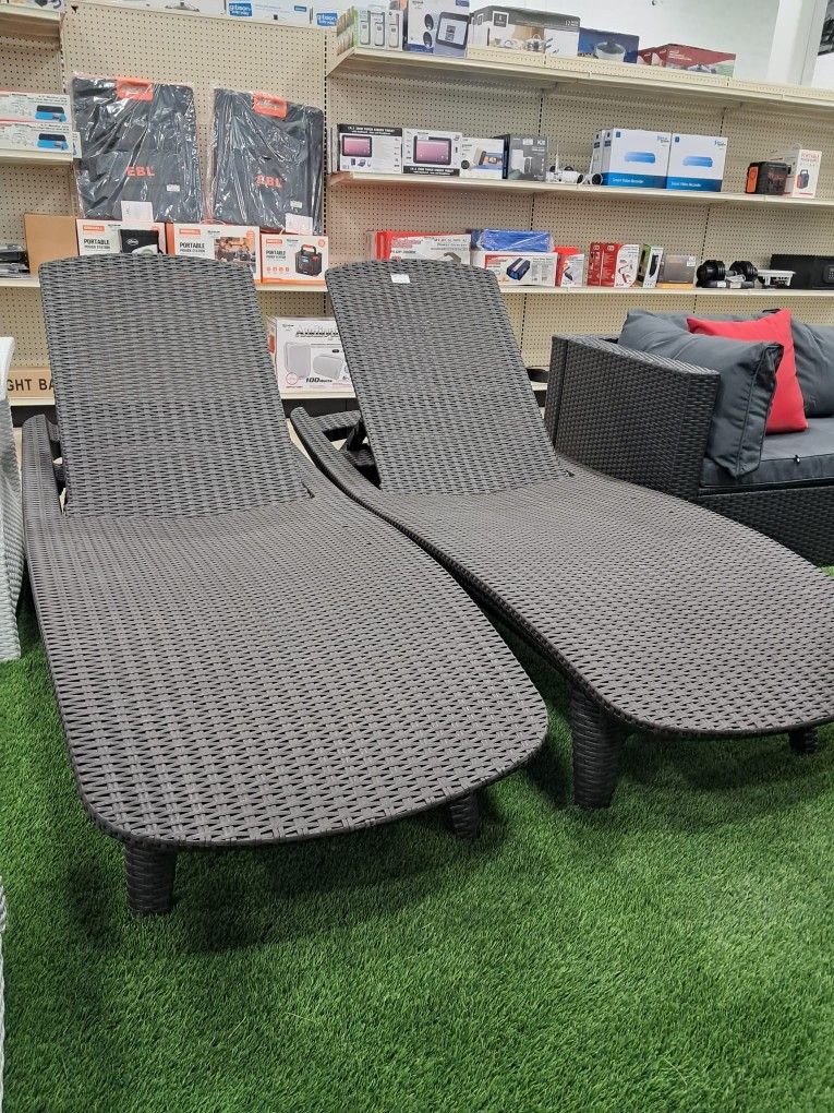 Outdoor Lounge Chair Set