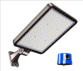 ledmo 480W LED Parking Lot Lights,Super Bright 72000LM for Large Area Lighting,IP65 Waterproof LED Street Light with Dusk to Dawn Adjustable Wall Moun