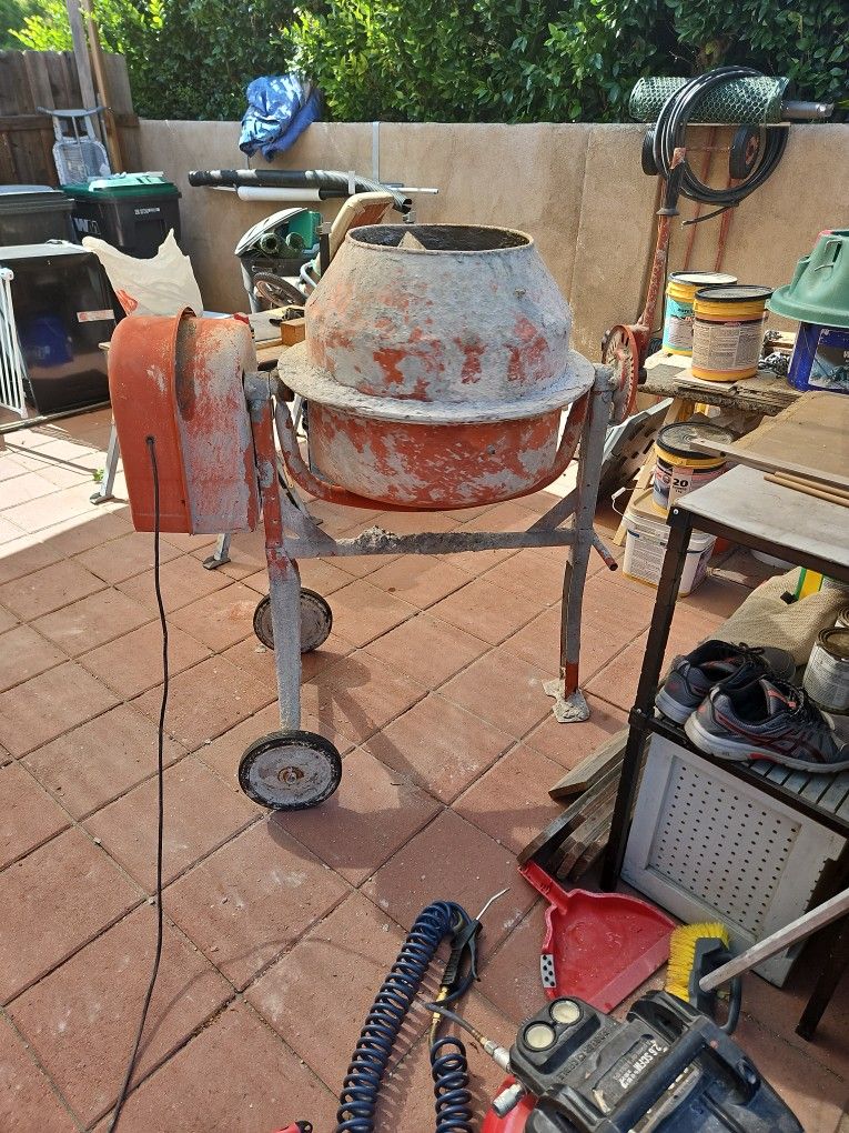 Central Machinery - 1/3hp Cement Mixer