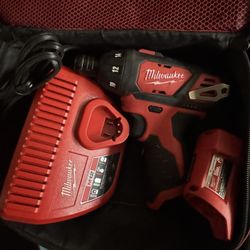 Milwaukee Screwdriver Set No Battery