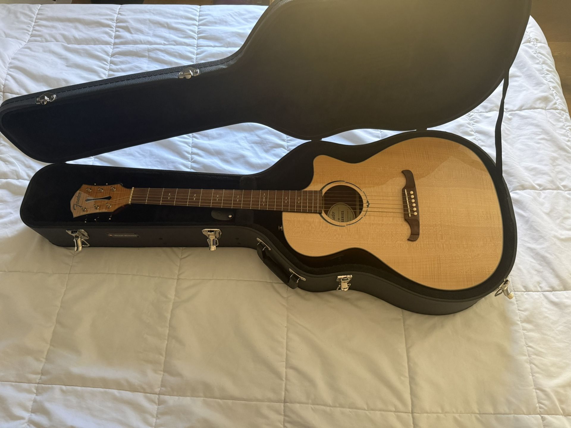 FA Series Fender Guitar Acoustic/Electric With Accessories