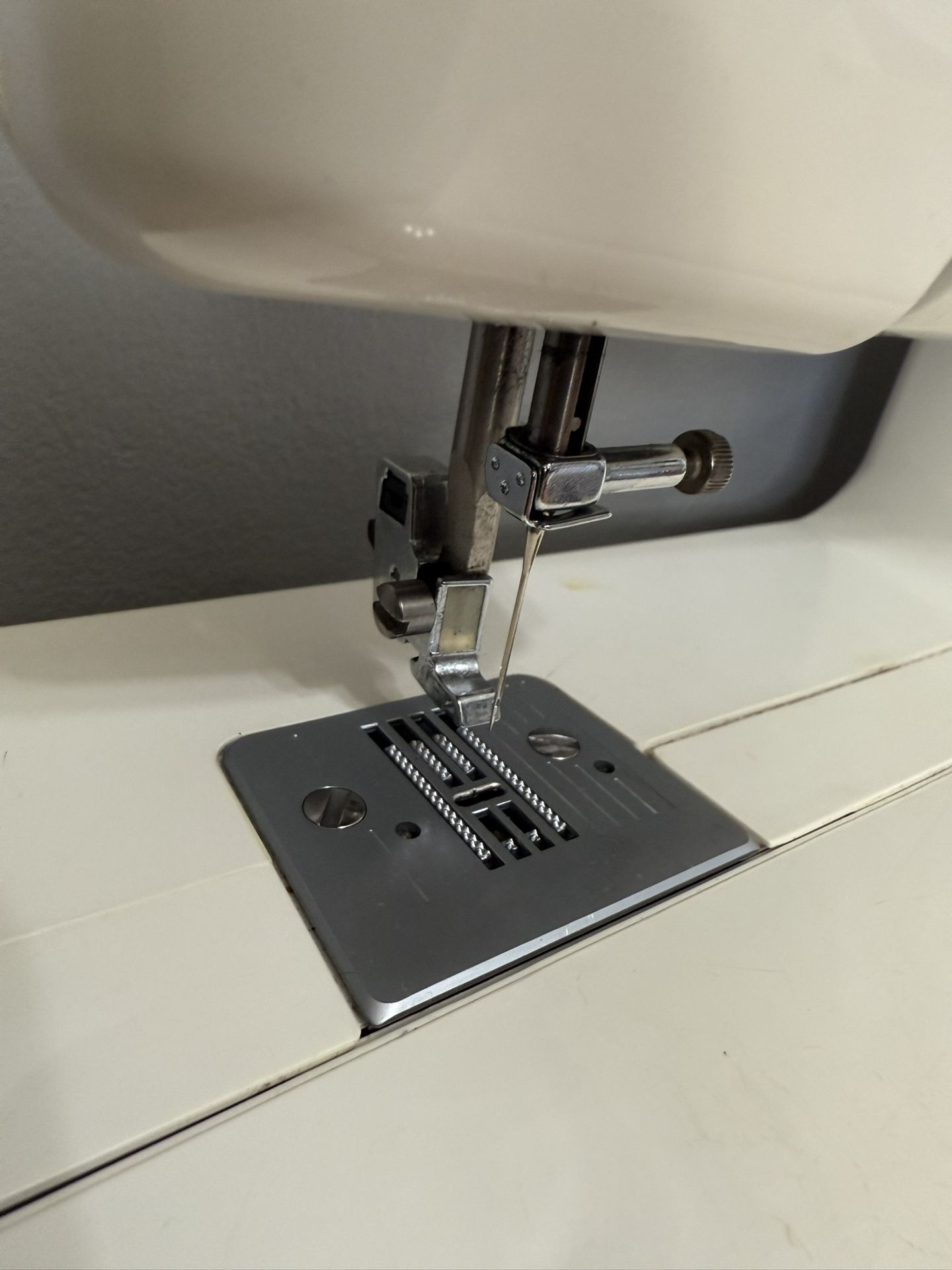 Brother LS 2125i Electric Lightweight Portable Sewing Machine Tested/ foot pedal