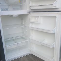 Frigidaire Refrigerator 