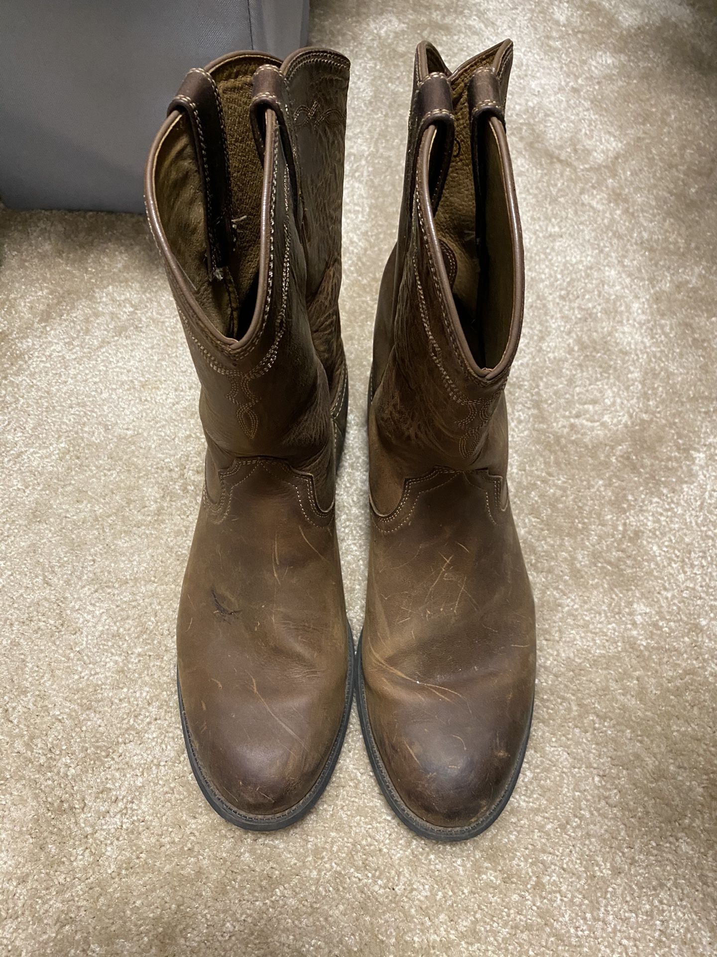 Ariat Boots lightly used great condition 12 wide