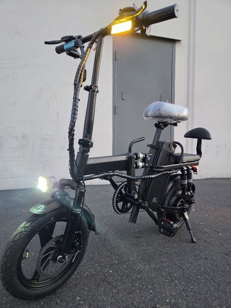 Brand New Foldable Electric Bike 25mph 40miles Range,Anti-theft