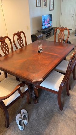 Dining room table
