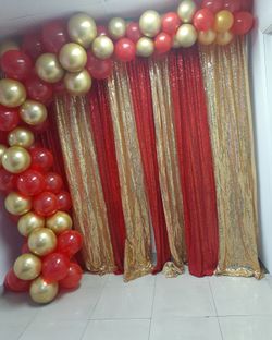 Backdrop n balloons Garland