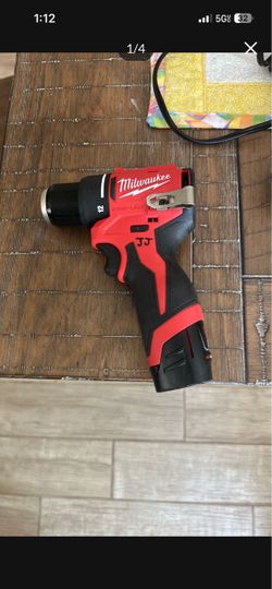 Milwaukee M12 1/2in. Subcompact 2-Tool Combo Kit,