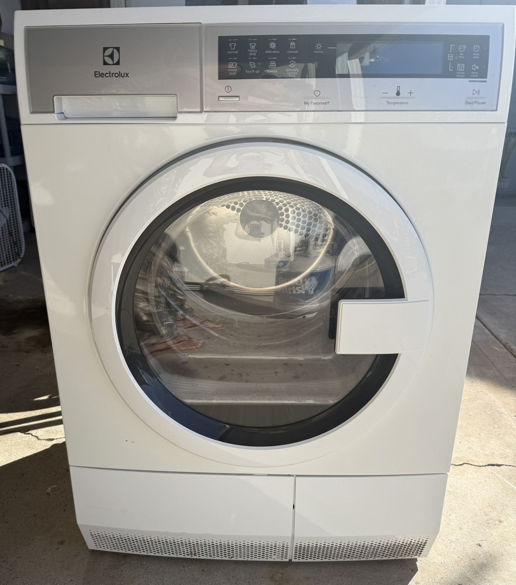 Electrolux Electric Dryer Model # EFDE210TIW00