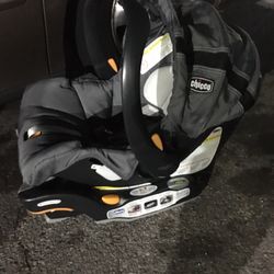 Very Nice Like New Chico Baby Car Seat With Base Only $50 Firm
