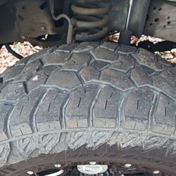 Rim/tires 12.5/35/20 Off Of Ford 250 