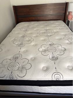 Full size mattress