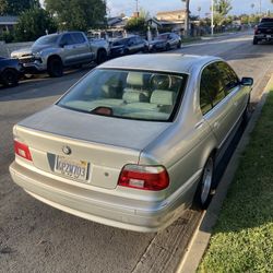 2001 BMW 525i