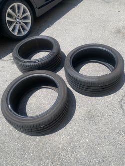 Tires Run flat used 255 40 19