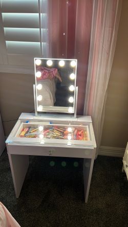 Impressions vanity for girls