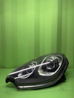 2015 2016 2017 2018 PORSCHE MACAN Left Driver Side Headlight OEM 95B.941.031.DP