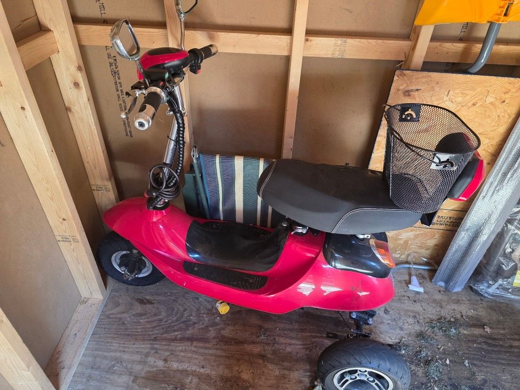 3 Speed E Scooter
