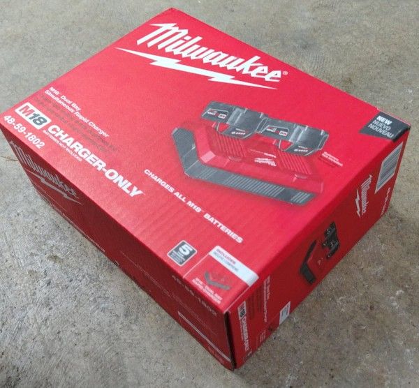 Milwaukee Dualbay M18 Rapid Charger