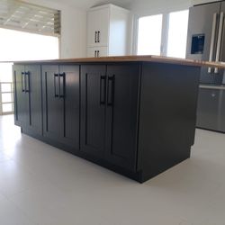 Kitchen cabinet painting