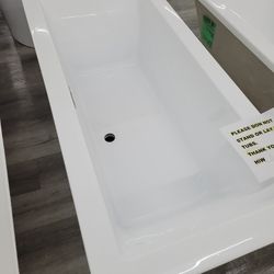 Bathtub 