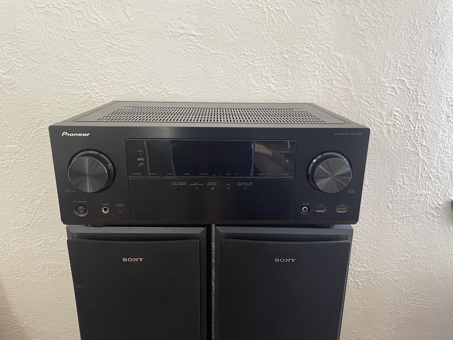 *Sold Pending Pick Up* Pioneer Receiver VSX-823-K