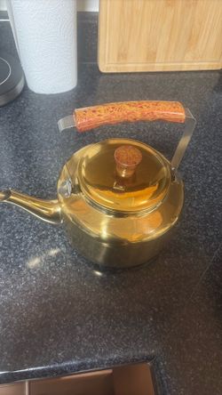 Tea pot