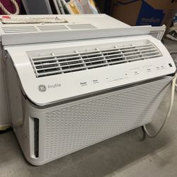 G&E AC Unit, 1 Year Old, 6,150 BTU