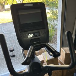 Precor 885 Experience Total Body Elliptical (new)