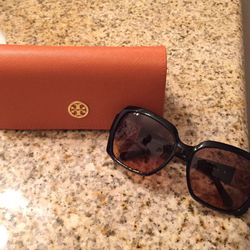 Authentic Tory Burch sunglasses🕶