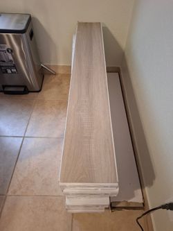 Shaw vinyl floor planking