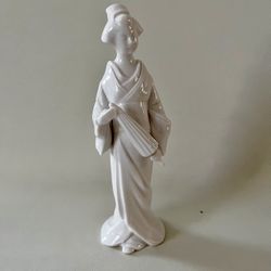 Elegant White Porcelain Geisha Figurine 7 inch tall