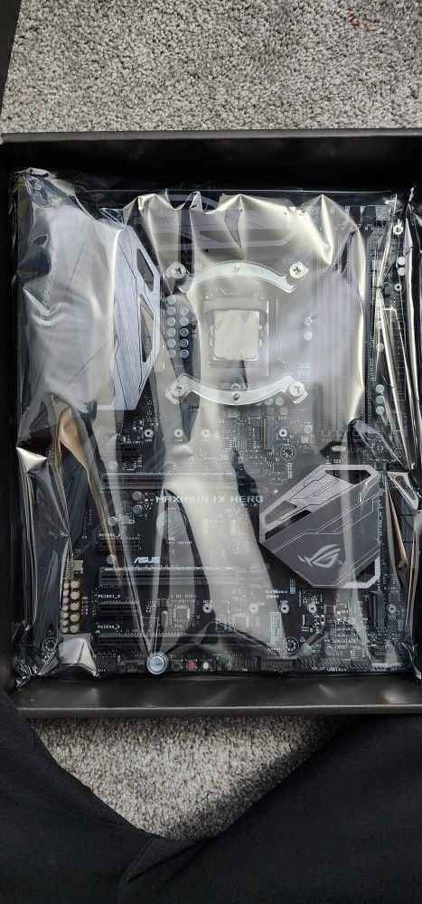 Asus Maximus IX Hero w/i7 7700k