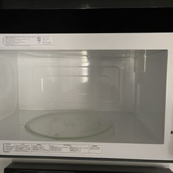 Whirlpool Microwave  Great Condition 