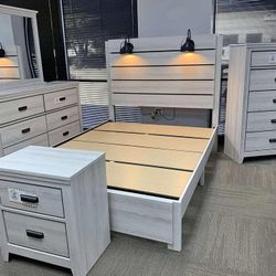 New 5pc Queen Bedroom Set 