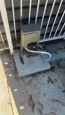 Electric gate stuck or not opening? Fast solution for motor, chain, and sensor issues
