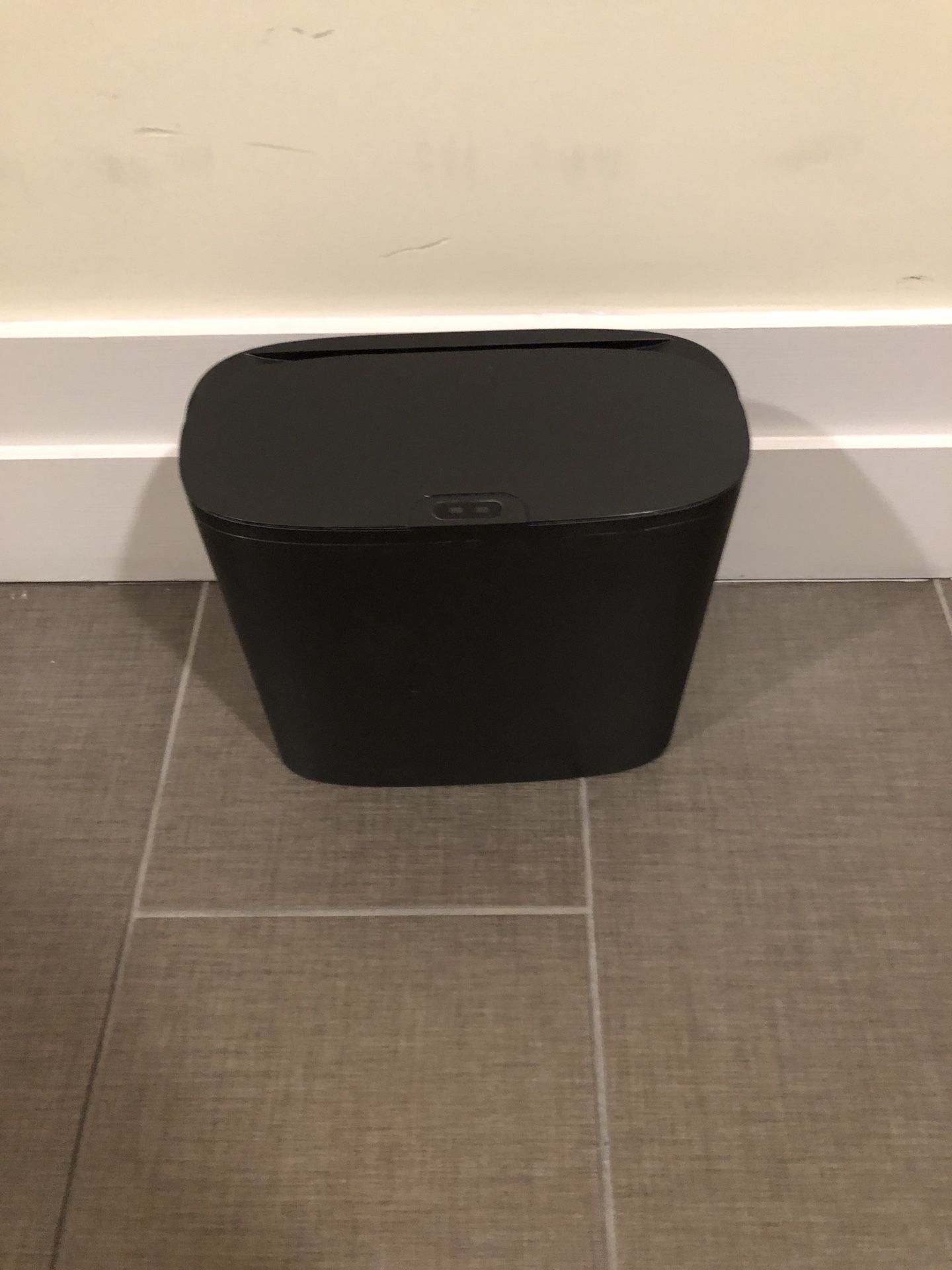 ELPHECO Bathroom Trash Can, 2.5 Gallon Waterproof Motion Sensor Small with Lids