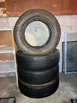 4 Michelin 205/70R15 tires